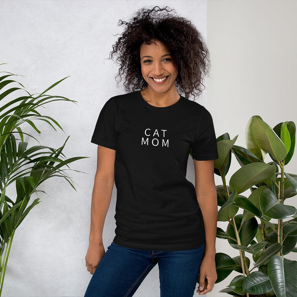 Cat Mom Minimalist Short-Sleeve Unisex T-Shirt